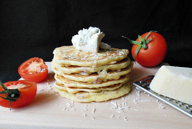 Pancakes cu sunca si branza