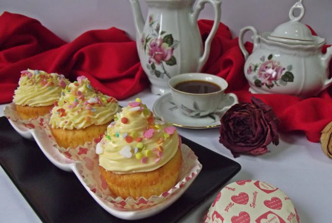 Cupcakes cu crema de vanilie