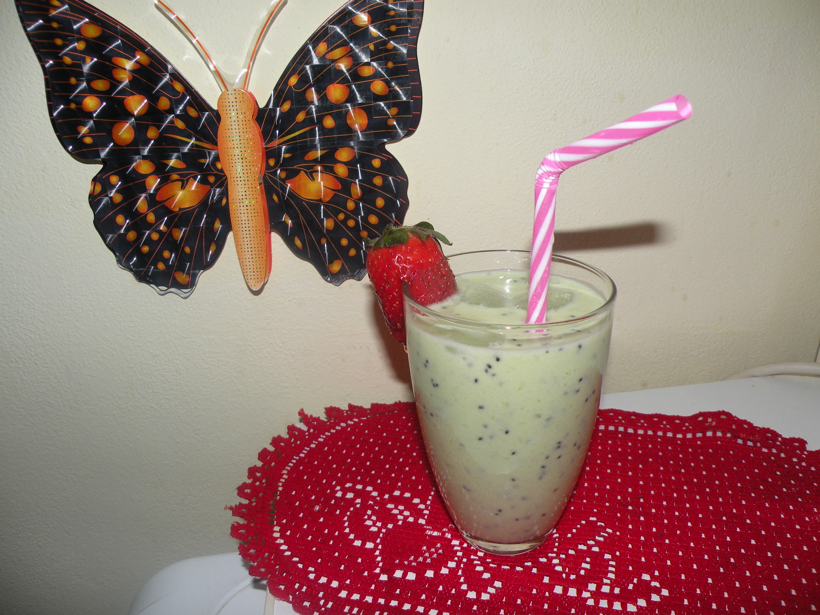 Smoothie cu kiwi, banane, miere si iaurt grecesc