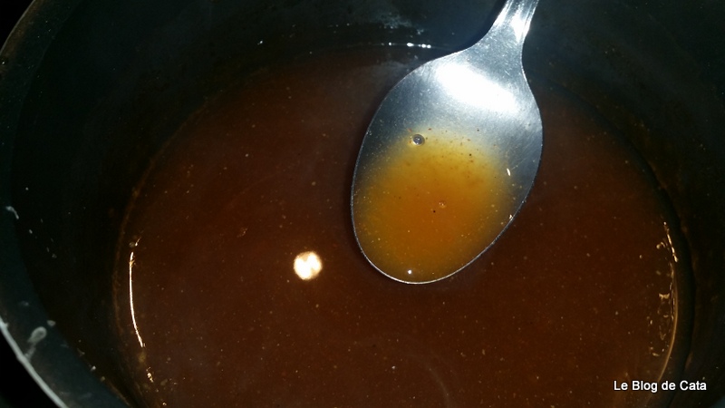 Oua posate cu sos bourguignon