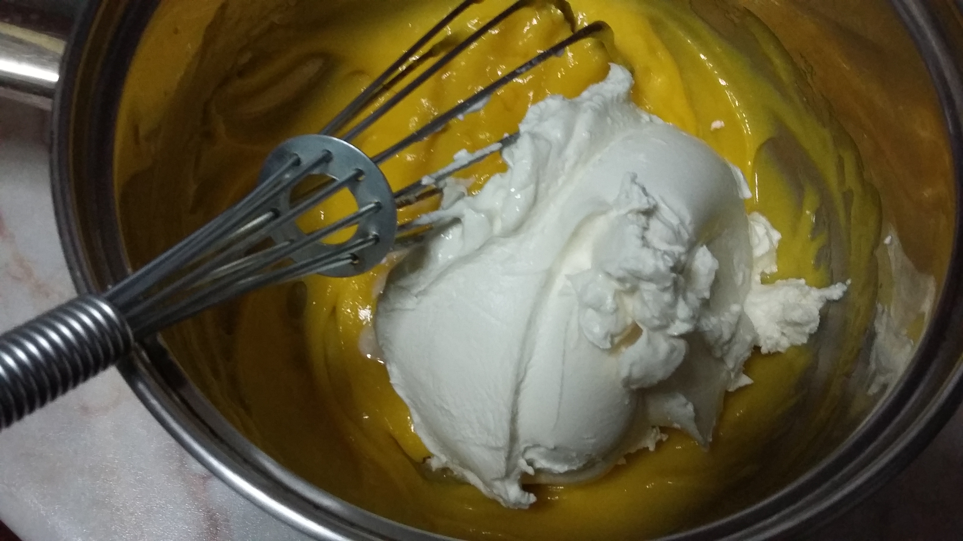 Reteta Prajitura cu nuca si crema cu mascarpone, un deliciu preferat de toata familia