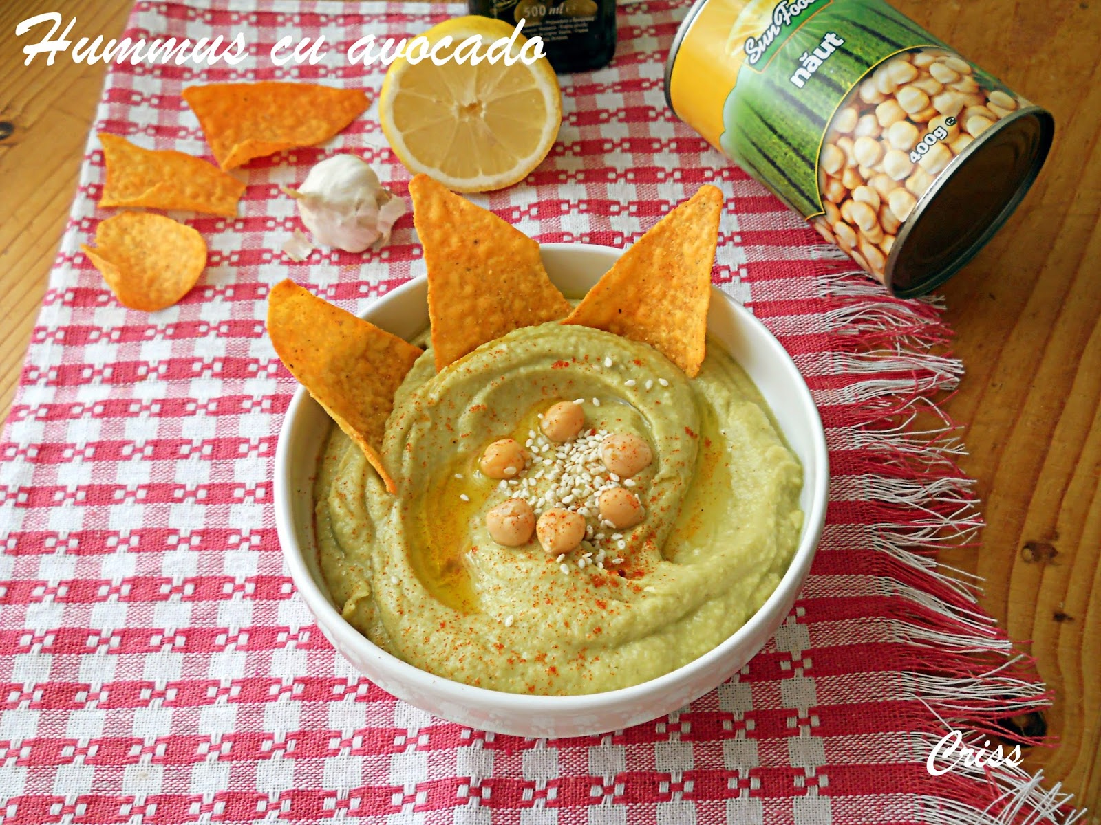 Hummus cu avocado