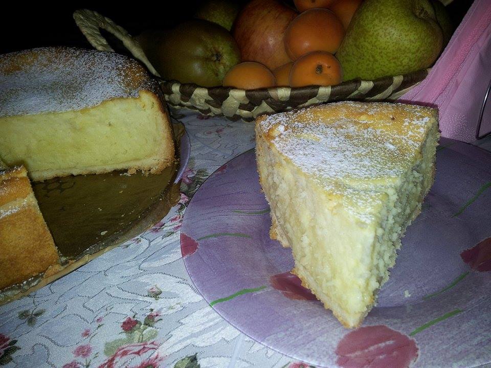 Tarta cu crema de branza si aluat fraged