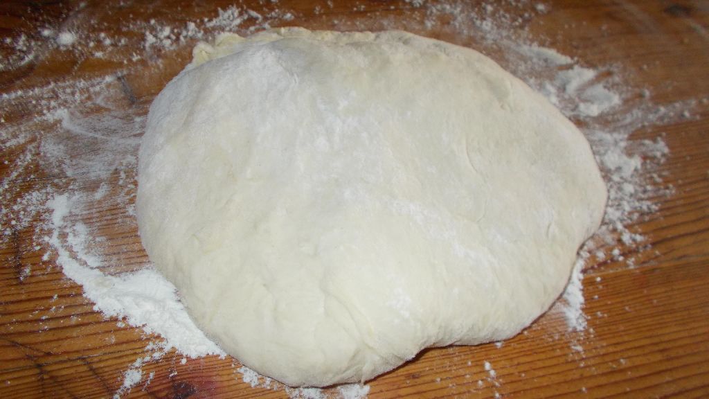 Foietaj de casa cu unt si ricotta la tigaie