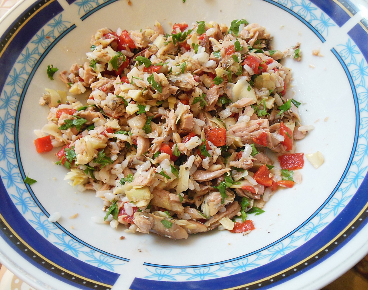 Rosii umplute cu ton si sardine, in stil mediteranean