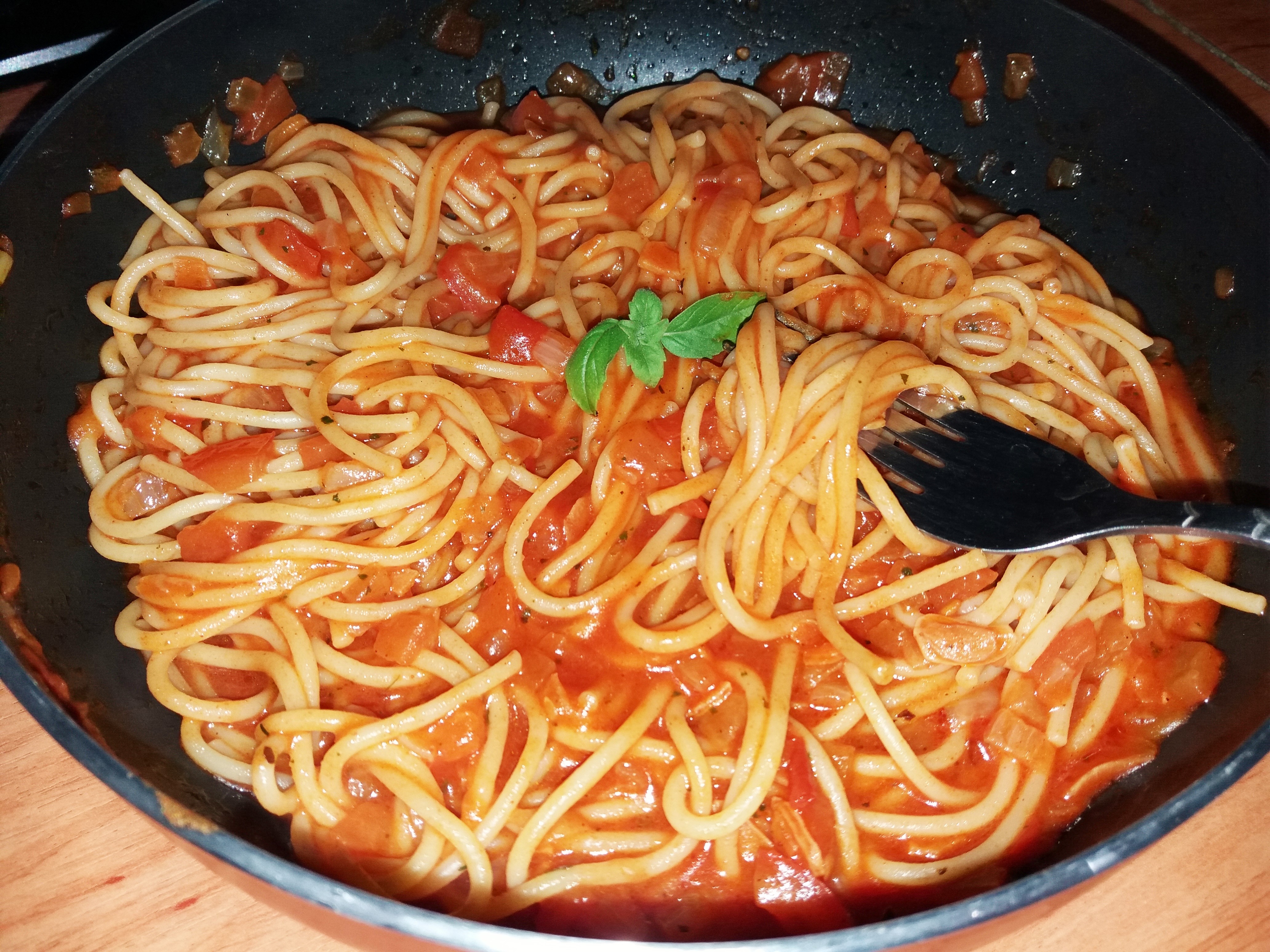 Spaghete arrabiata