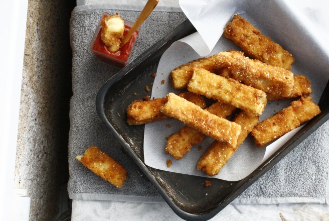 Aperitiv mac and cheese sticks (batoane de macaroane cu cascaval)