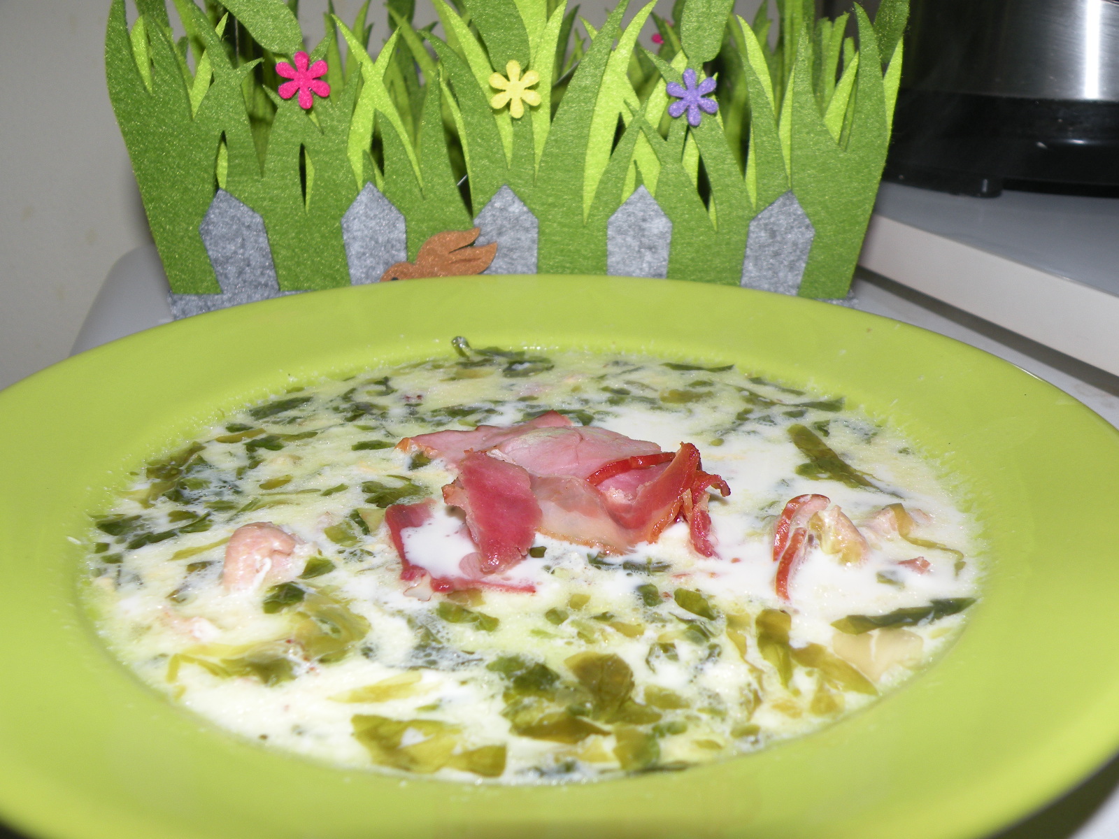 Ciorba de salata verde cu kaiser si bacon