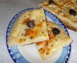 Focaccia cu masline, cascaval si parmezan-7