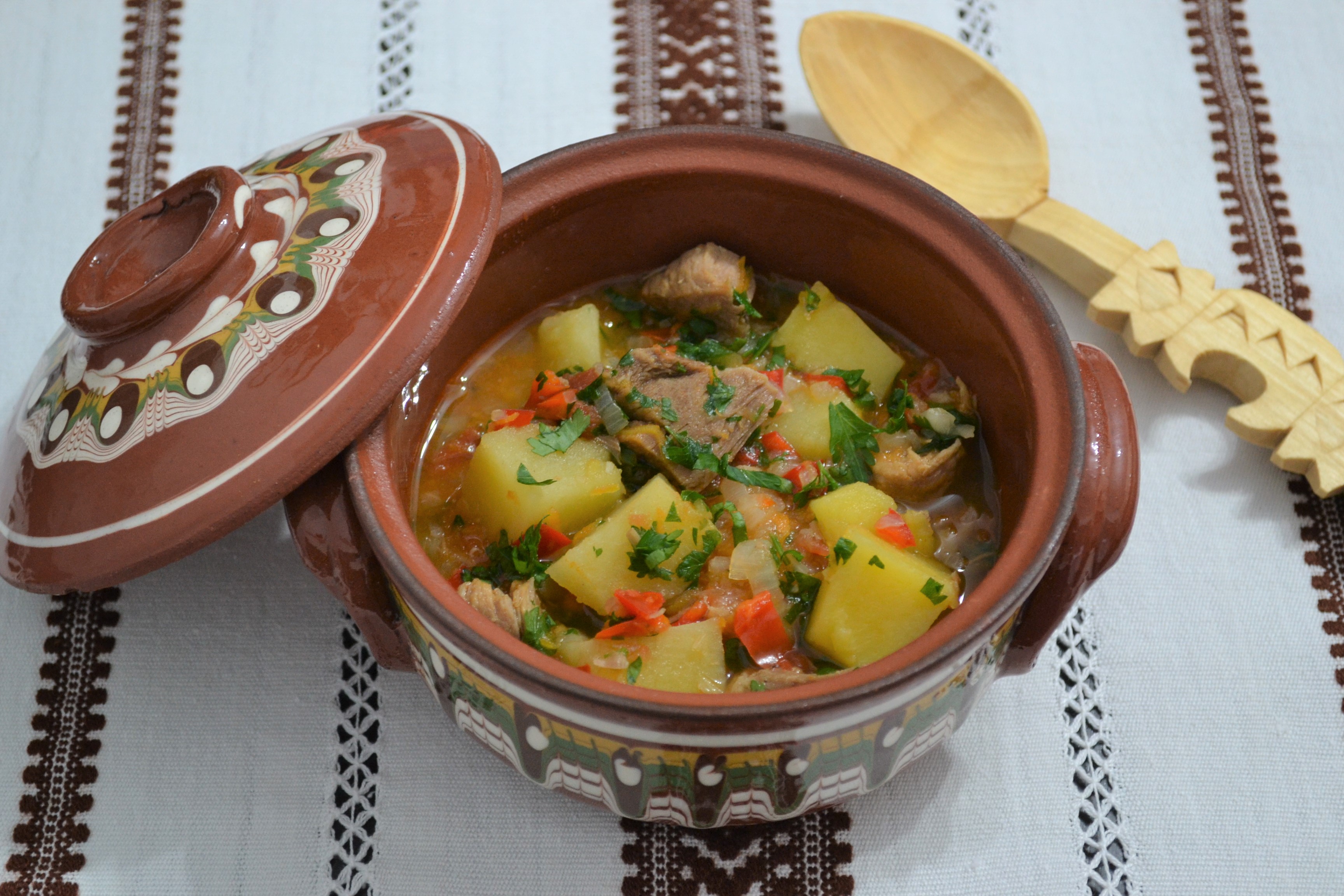 Carne de vitel in sos de legume