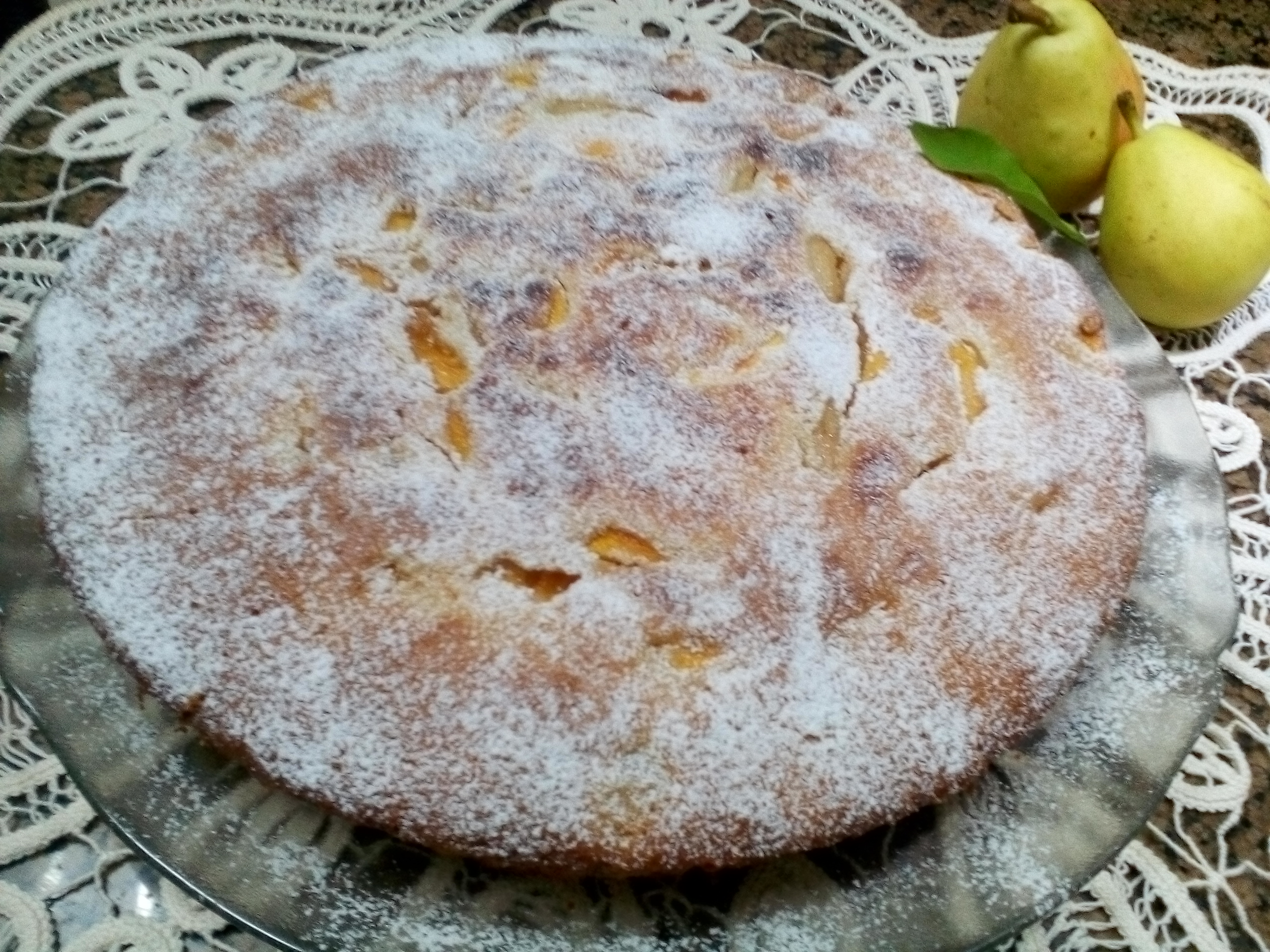 Desert tarta cu fructe de toamna (mere, pere, struguri)