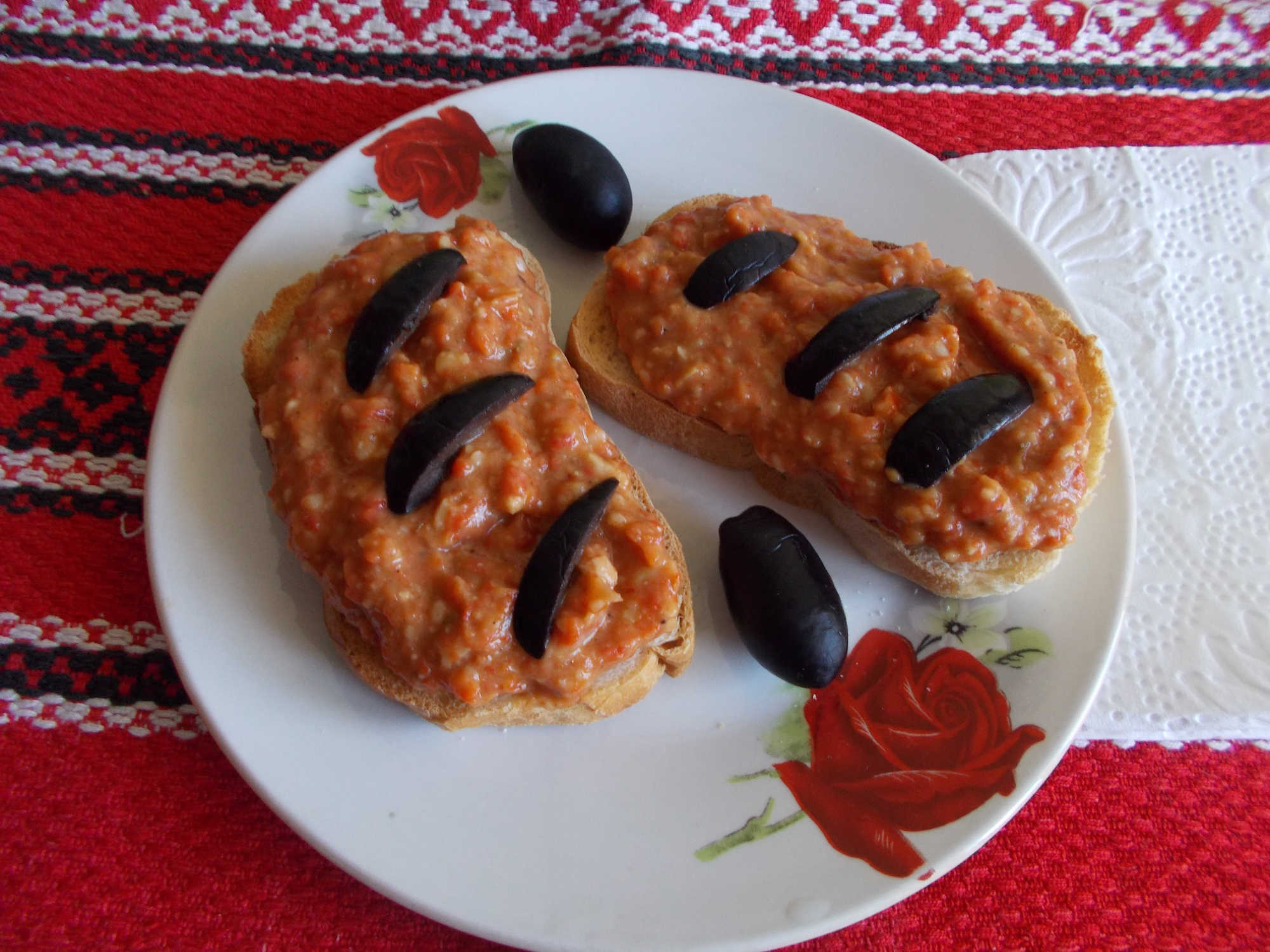 Pasta de ardei kapia copti si fasole boabe