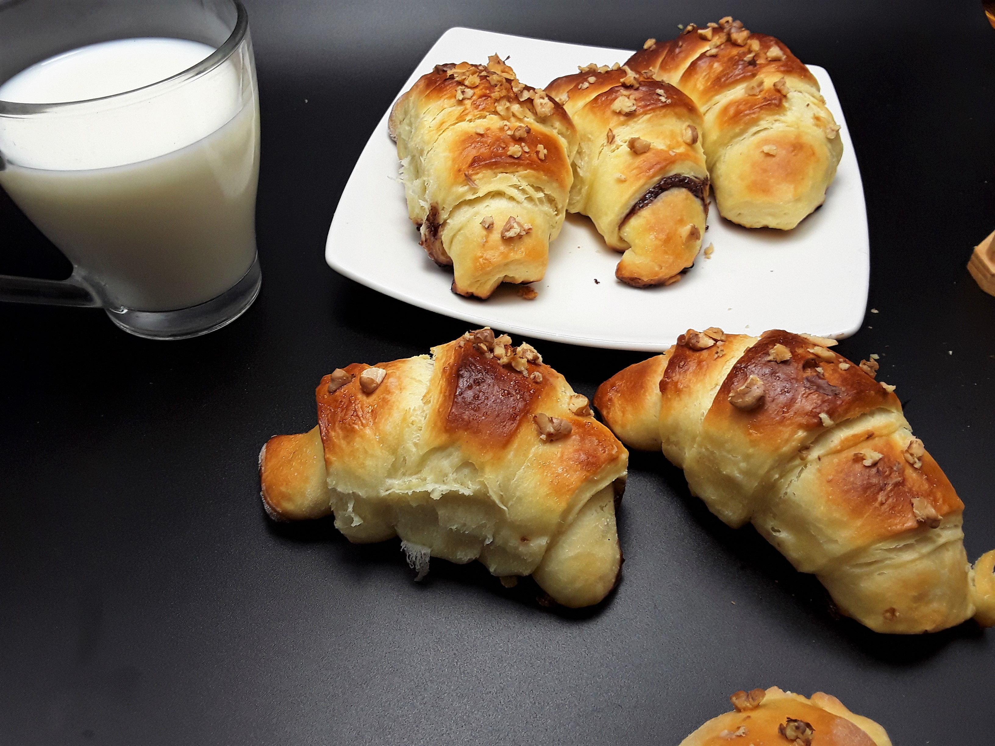 Desert croissante cu ciocolata