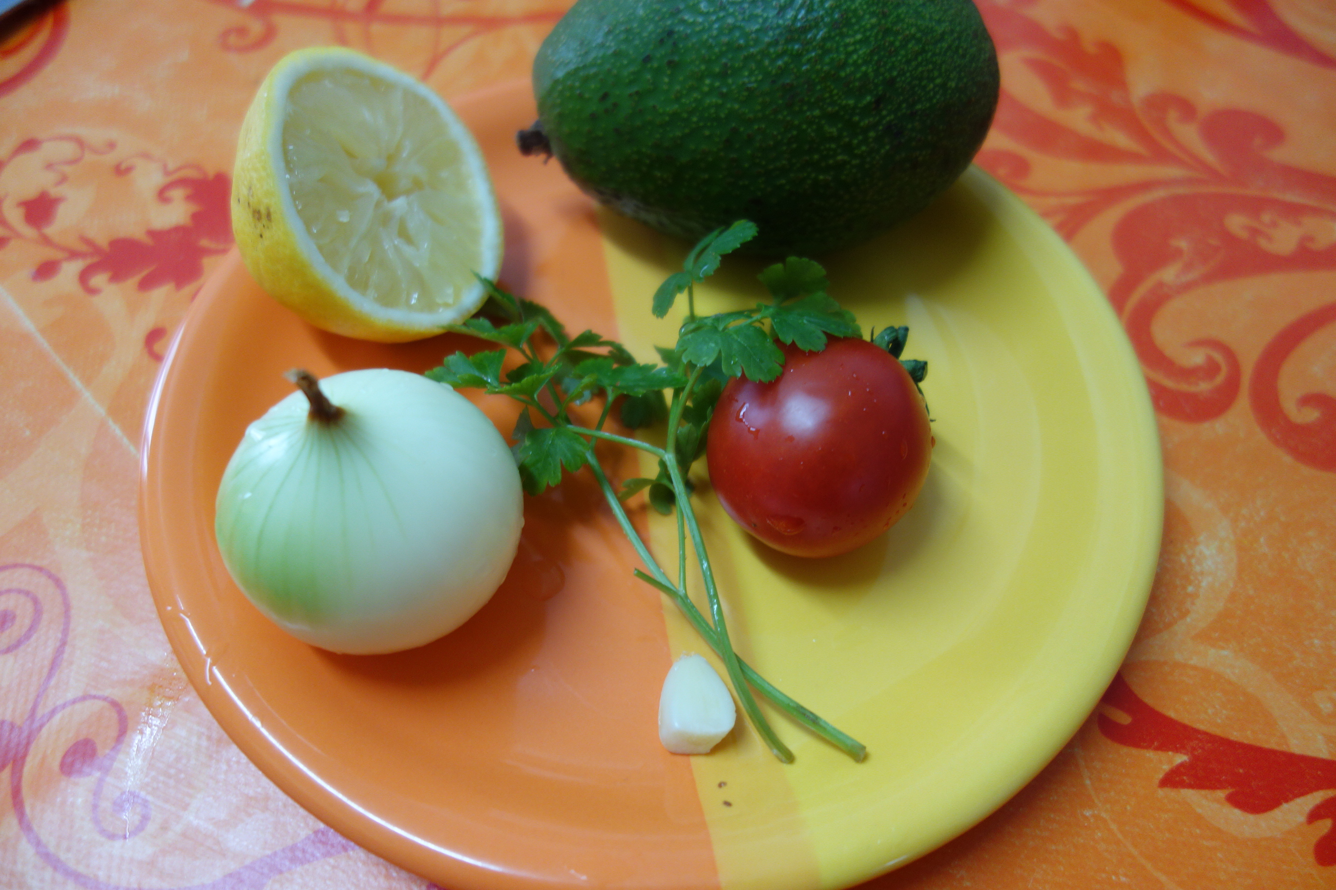 Salata de avocado