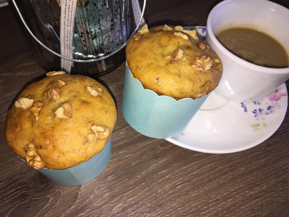 Desert muffins cu banane si nuci