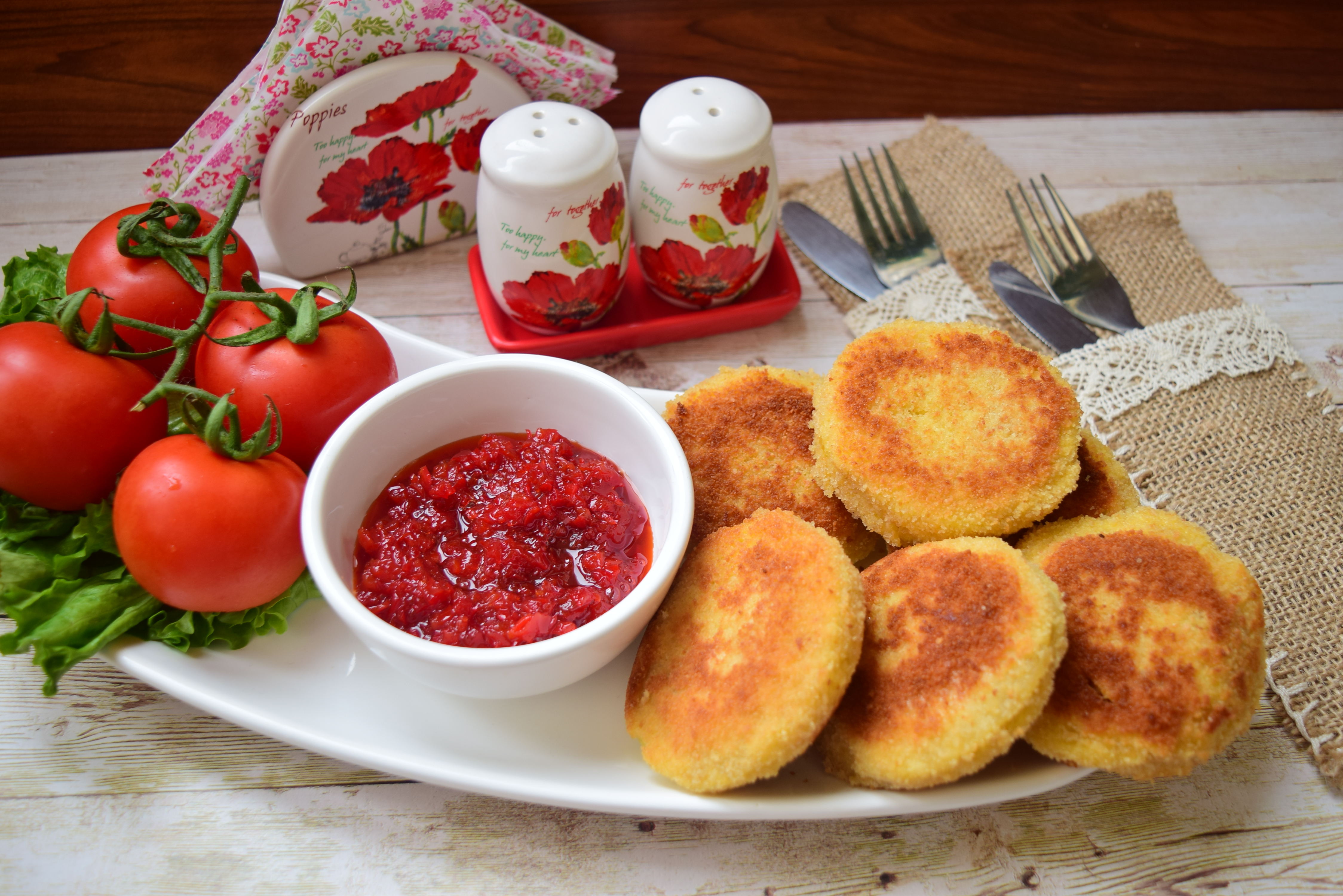 Mini sandvisuri pane cu salam si mozzarella