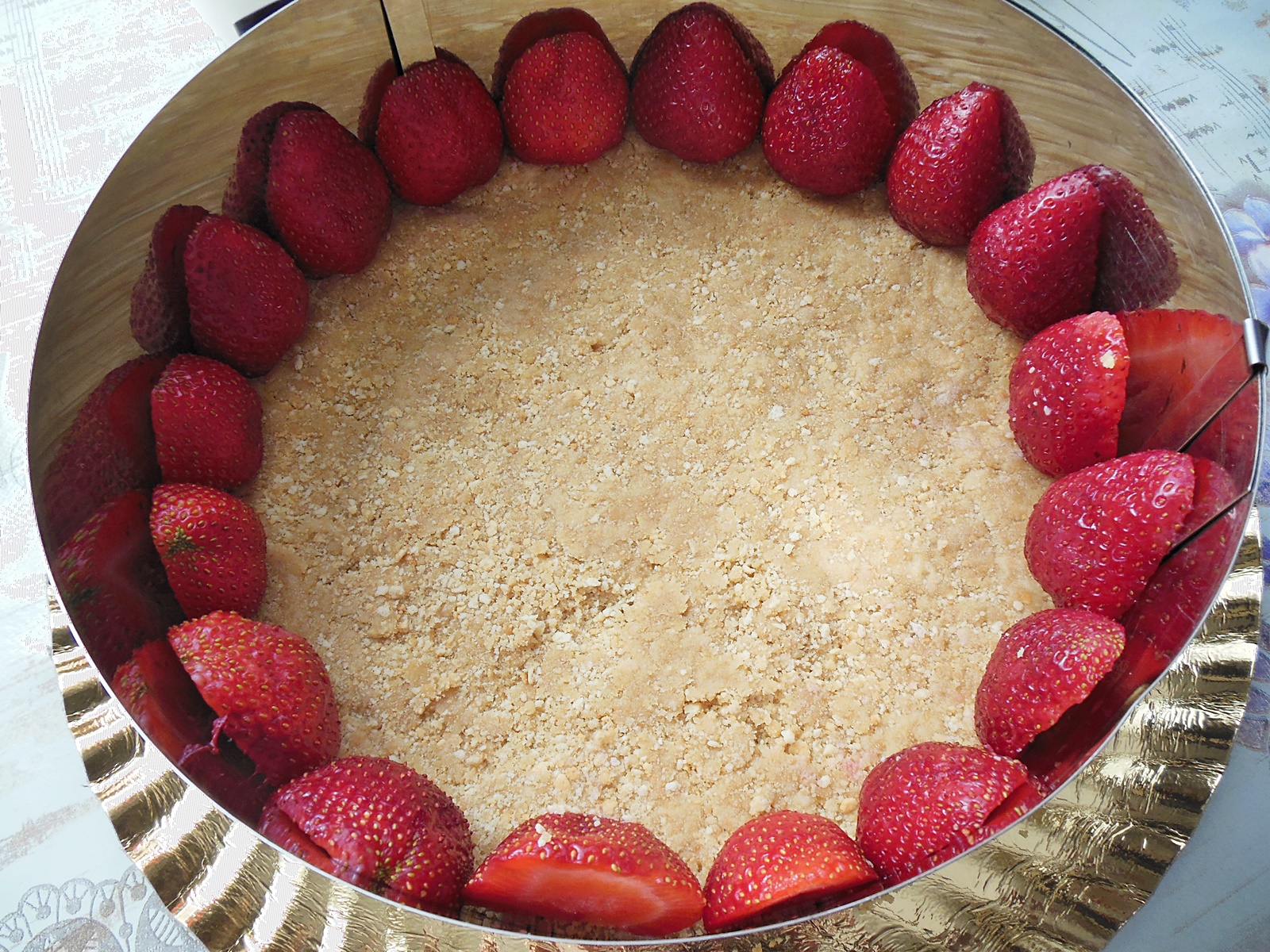 Desert cheesecake cu capsuni fara coacere