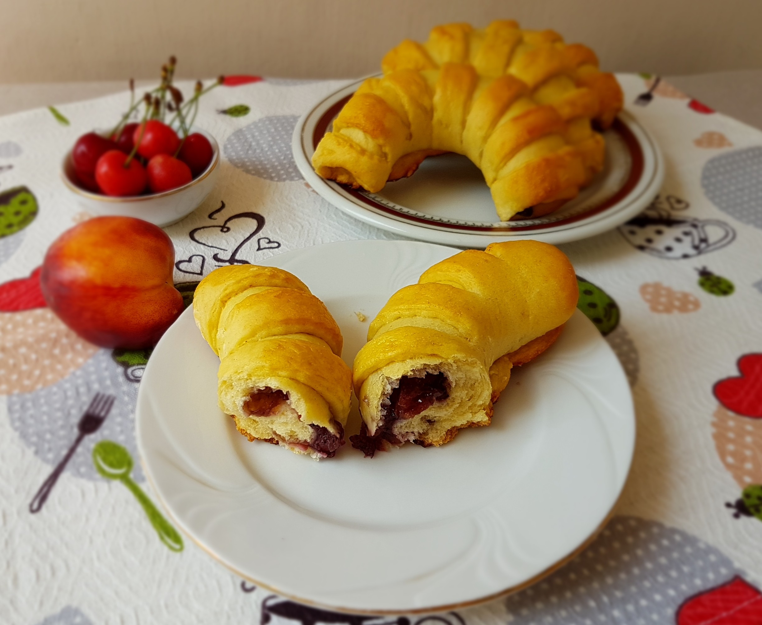 Desert pariziene cu jeleu de cirese