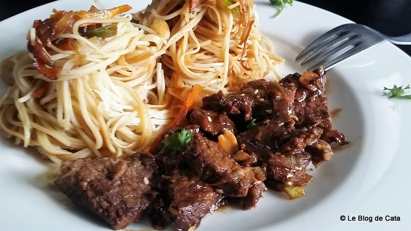 Carne de vita sotata in stil mongolez