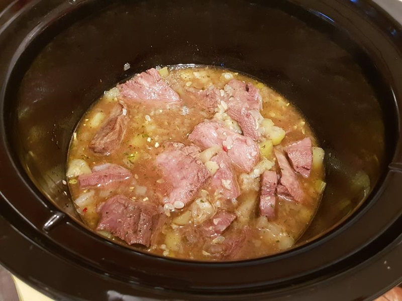 Limba de vita cu ierburi si dovlecel la slow cooker Crock-Pot