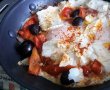 Aperitiv Oua cu carnat chorizo, ricotta si sos de rosii-2