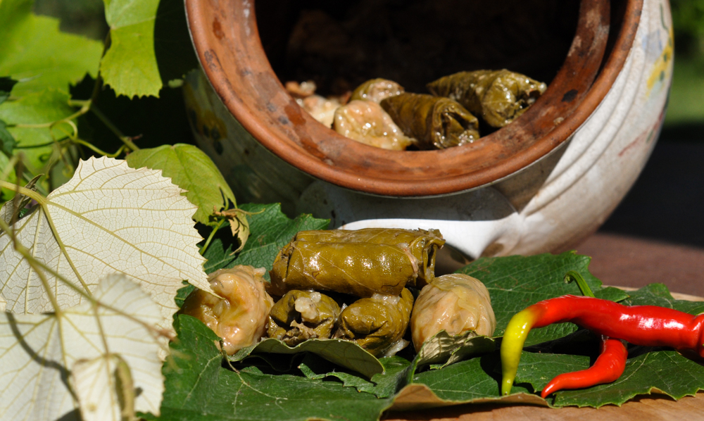 Sarmale in oala de lut pregatite in cuptor vechi  pe  lemne