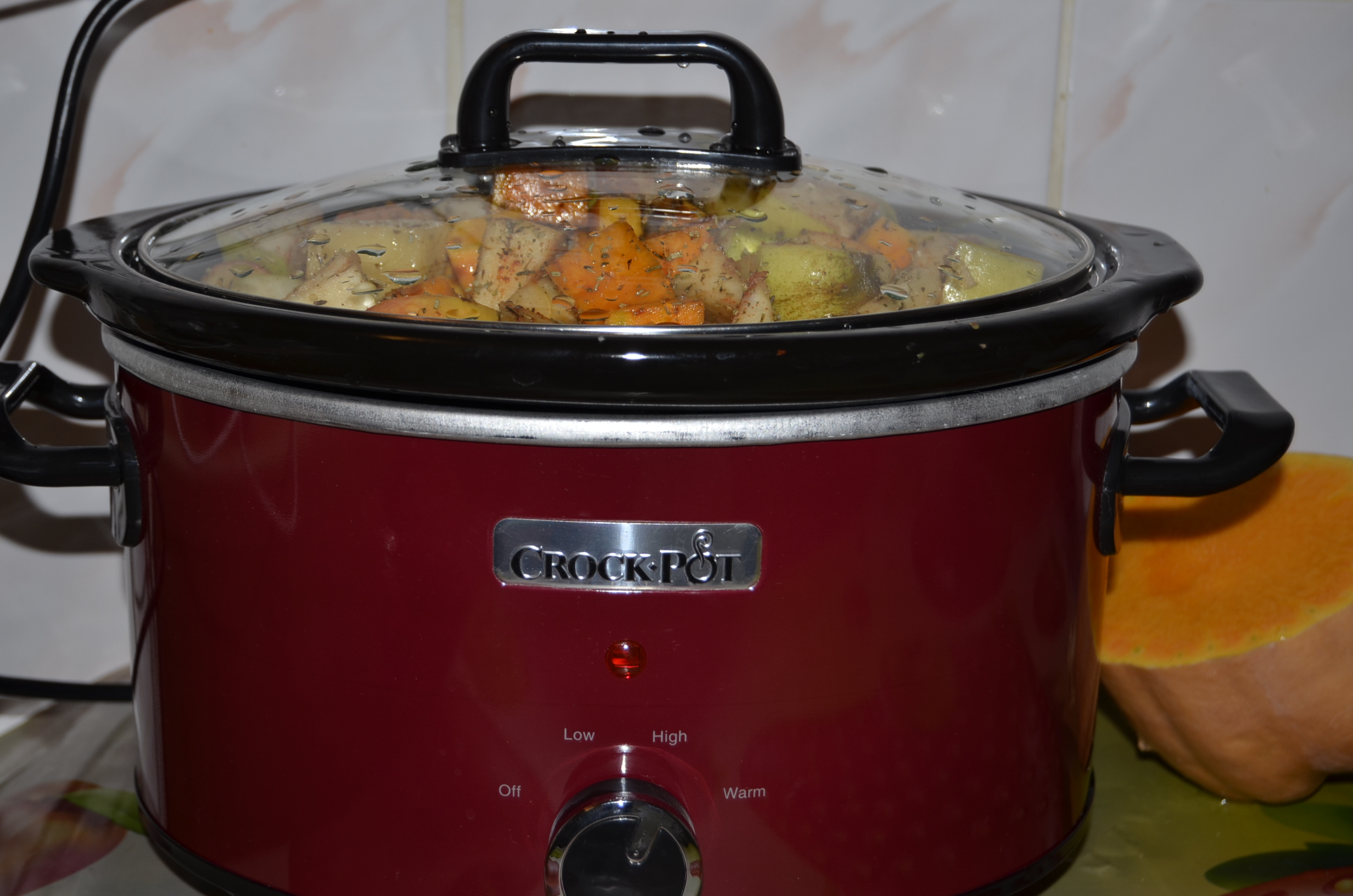 Rata umpluta cu mere, gutui, dovleac si cartofi la slow cooker Crock-Pot