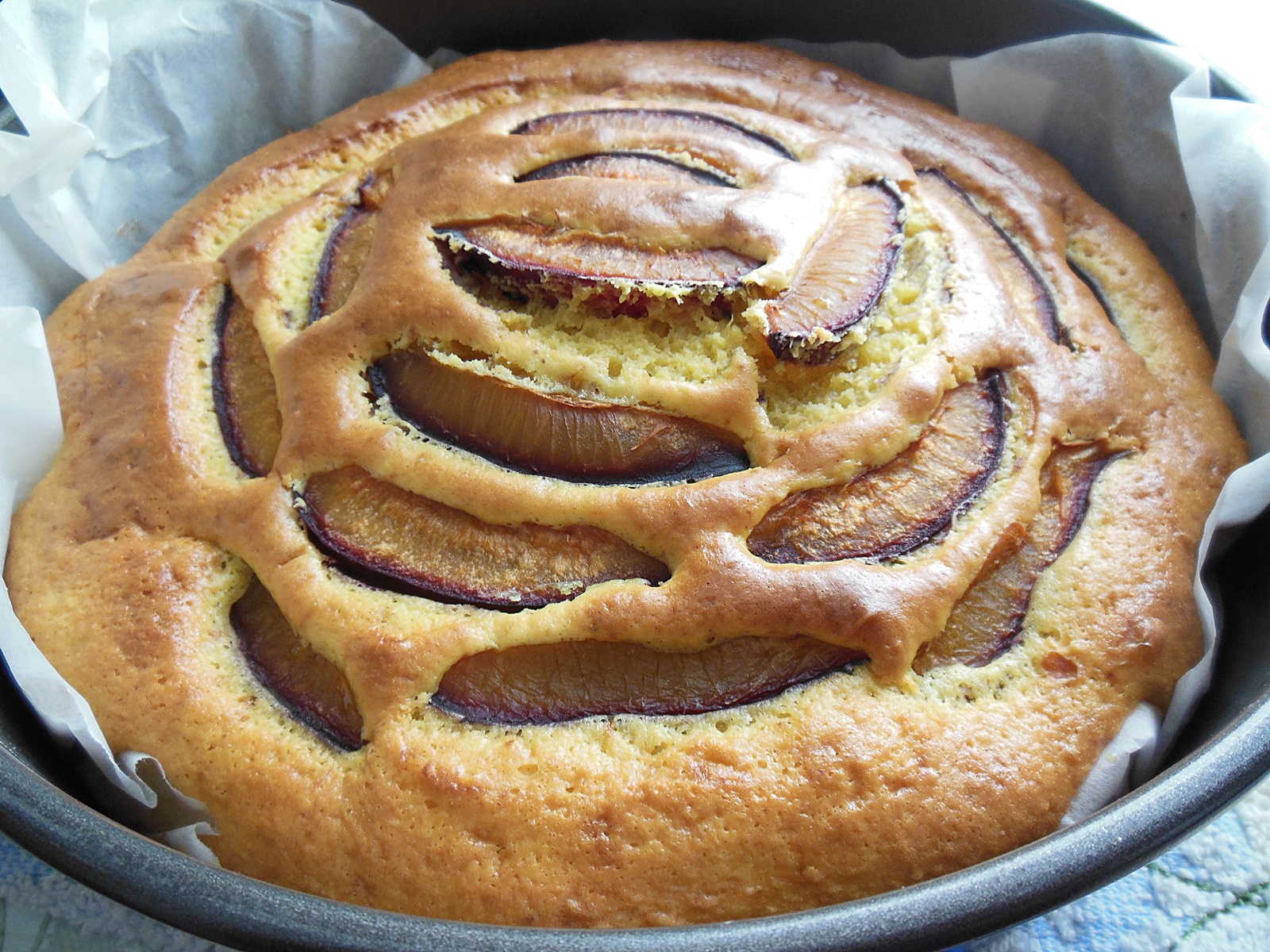 Desert prajitura cu prune si mascarpone