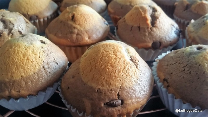 Desert muffins cu ciocolata si vanilie