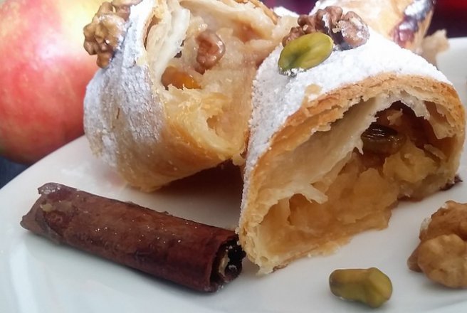 Desert strudel cu mere, nuci si fistic