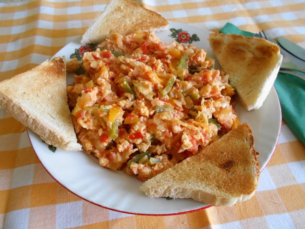 Aperitiv omleta turceasca (Menemen)