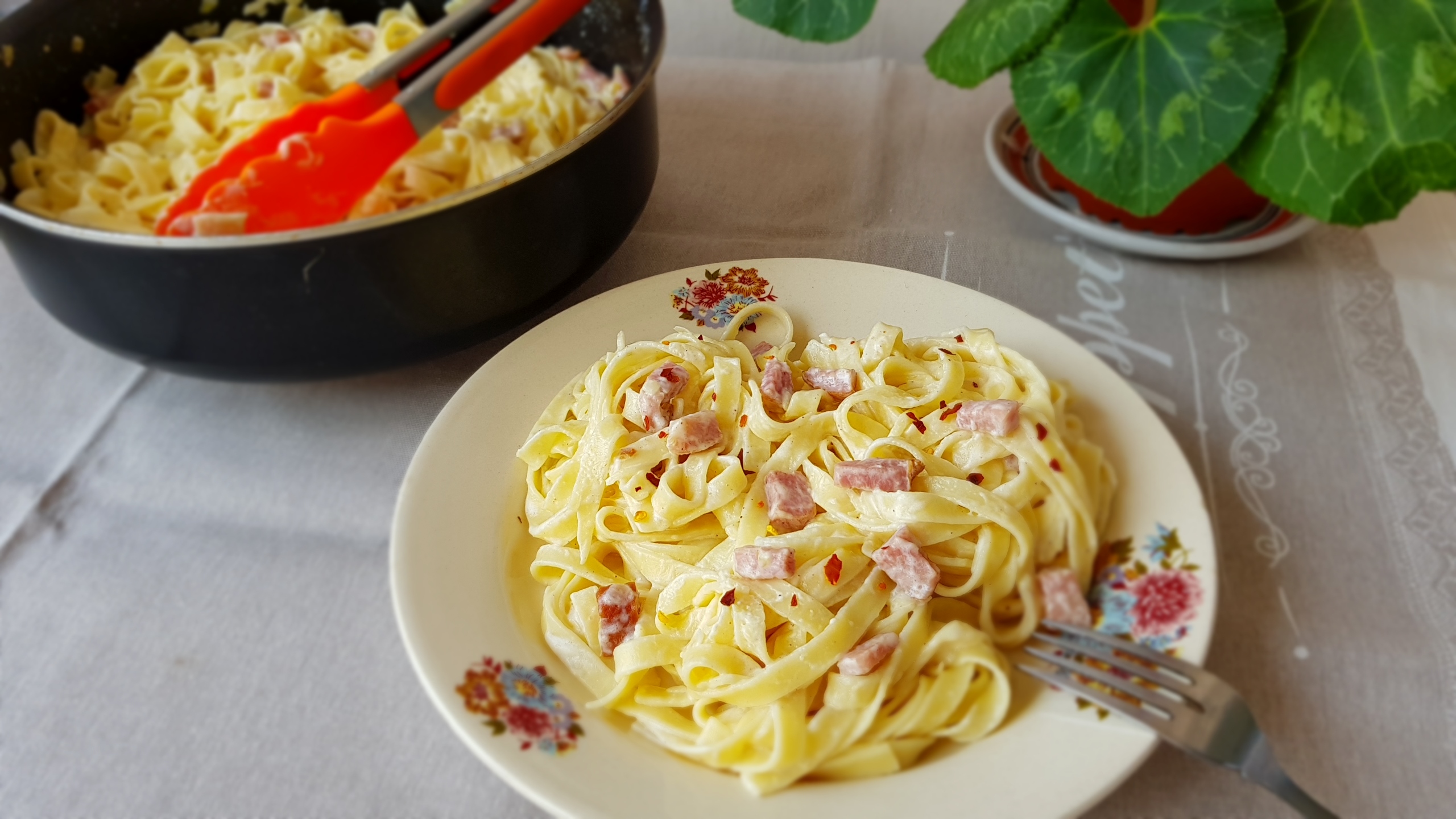 Tagliatelle cu sunculita taraneasca si sos de smantana