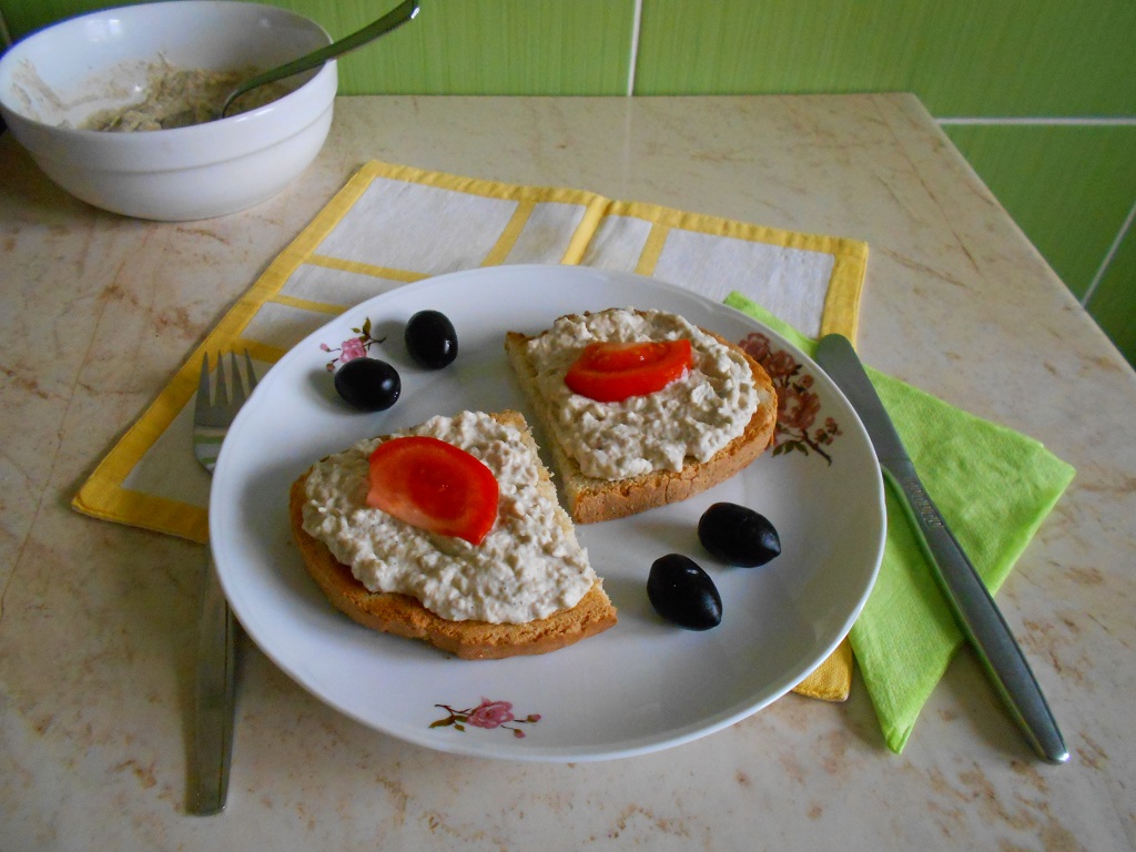 Salata de vinete, cu smantana si plante aromatice