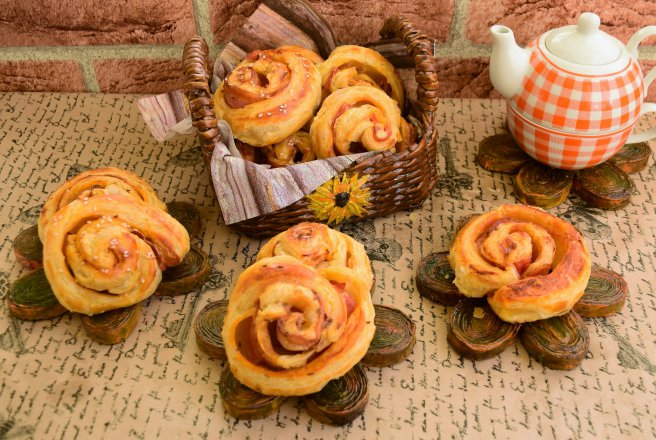 Aperitiv melcisori din foietaj cu bacon si condimente