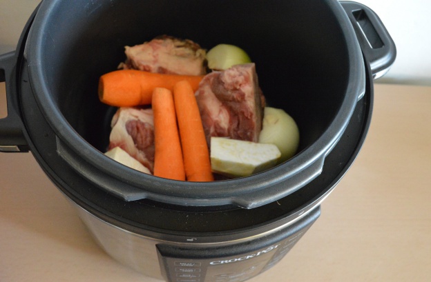 Supa de vitel la Multicooker-ul Crock-Pot Express cu gatire sub presiune