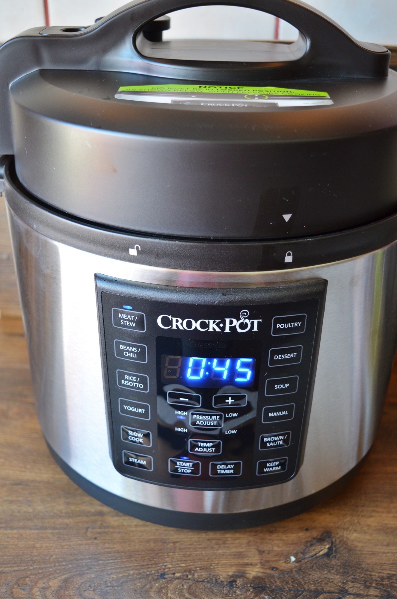 Vita Angus in sos de ceapa si ardei la Multicooker-ul Crock-Pot Express cu gatire sub presiune