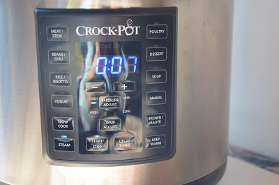 Rulada din piept de curcan, cu bacon si ciuperci, la Multicooker Crock-Pot Express cu gatire sub presiune