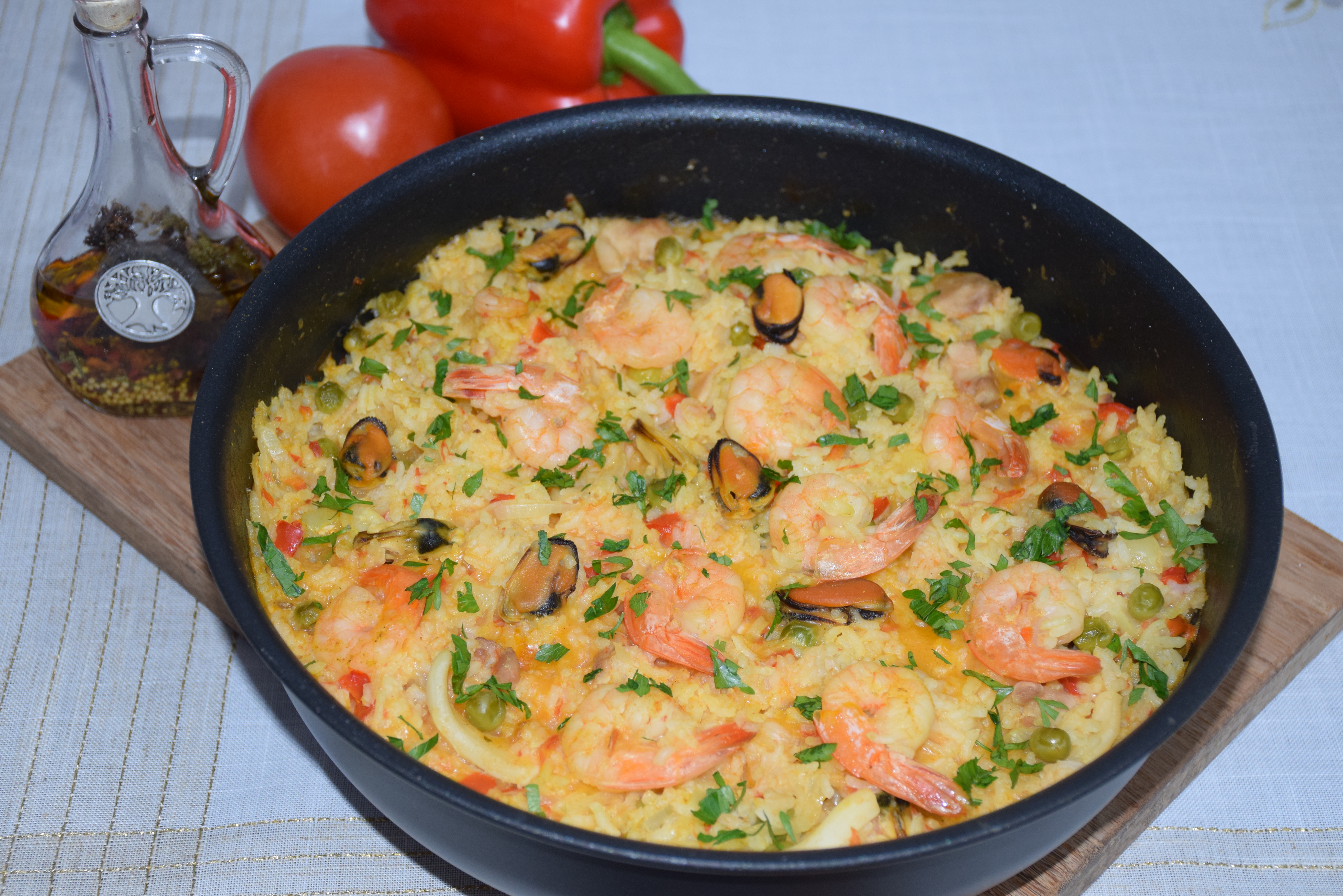 Paella cu fructe de mare