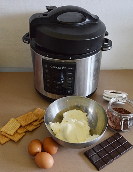 Cheesecake cu ciocolata la Multicookerul Crock-Pot express cu gatire sub presiune