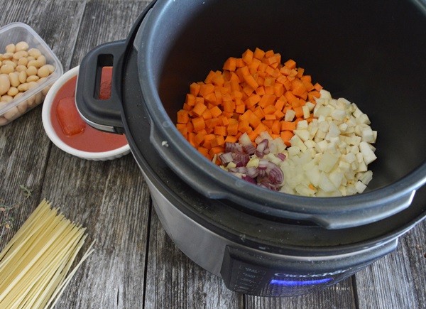 Minestrone la Multicooker Crock-Pot Express cu gatire sub presiune