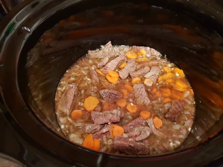 Vita cu legume la slow cooker Crock-Pot