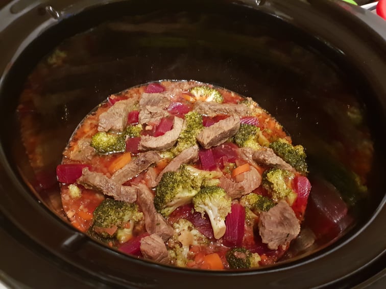 Vita cu legume la slow cooker Crock-Pot