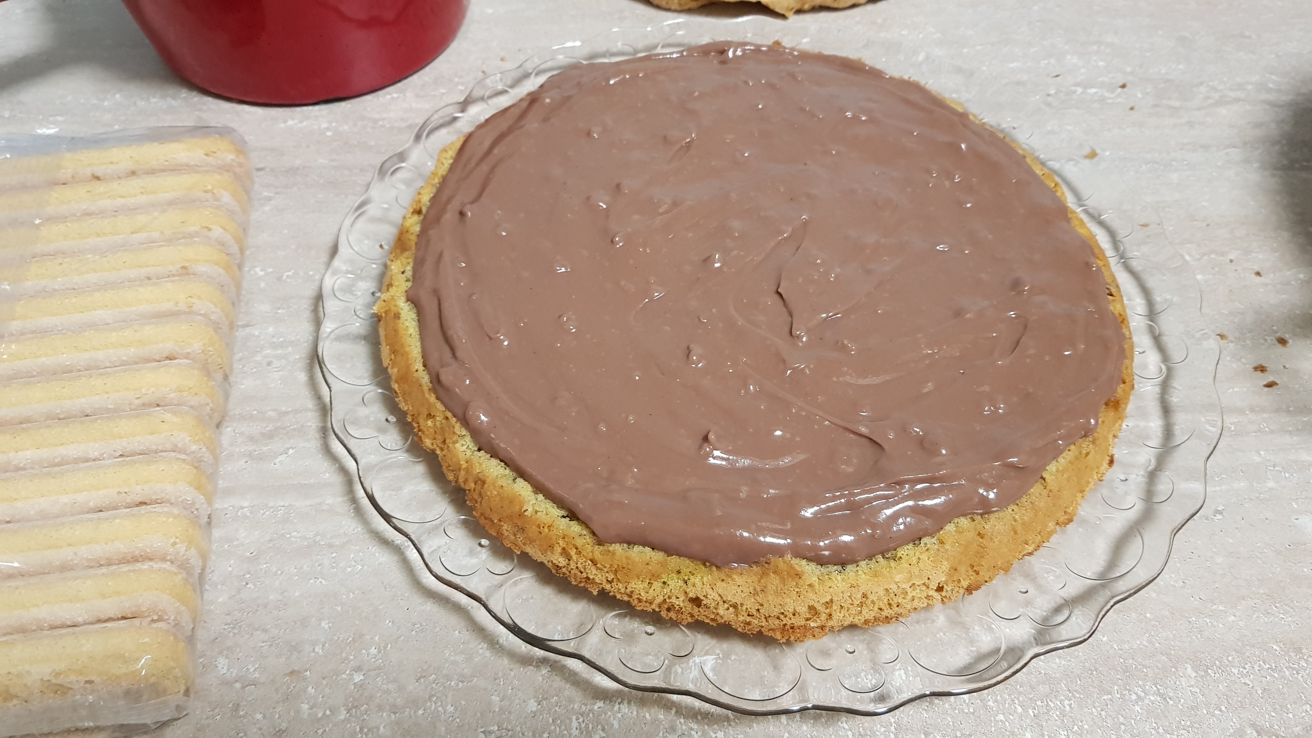 Desert tort cu crema de ciocolata si rom