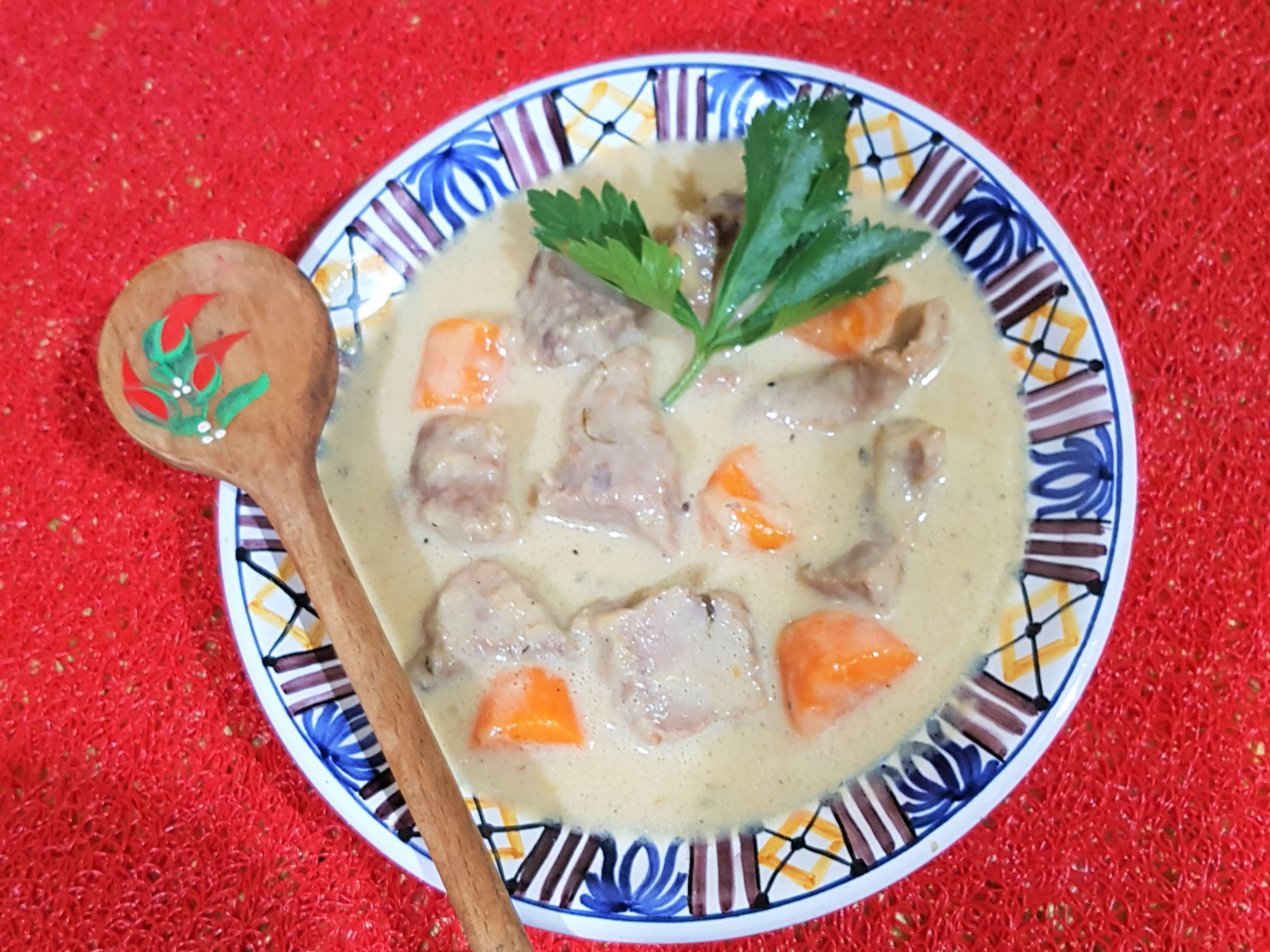 Blanquette de veau -tocana frantuzeasca de vitel