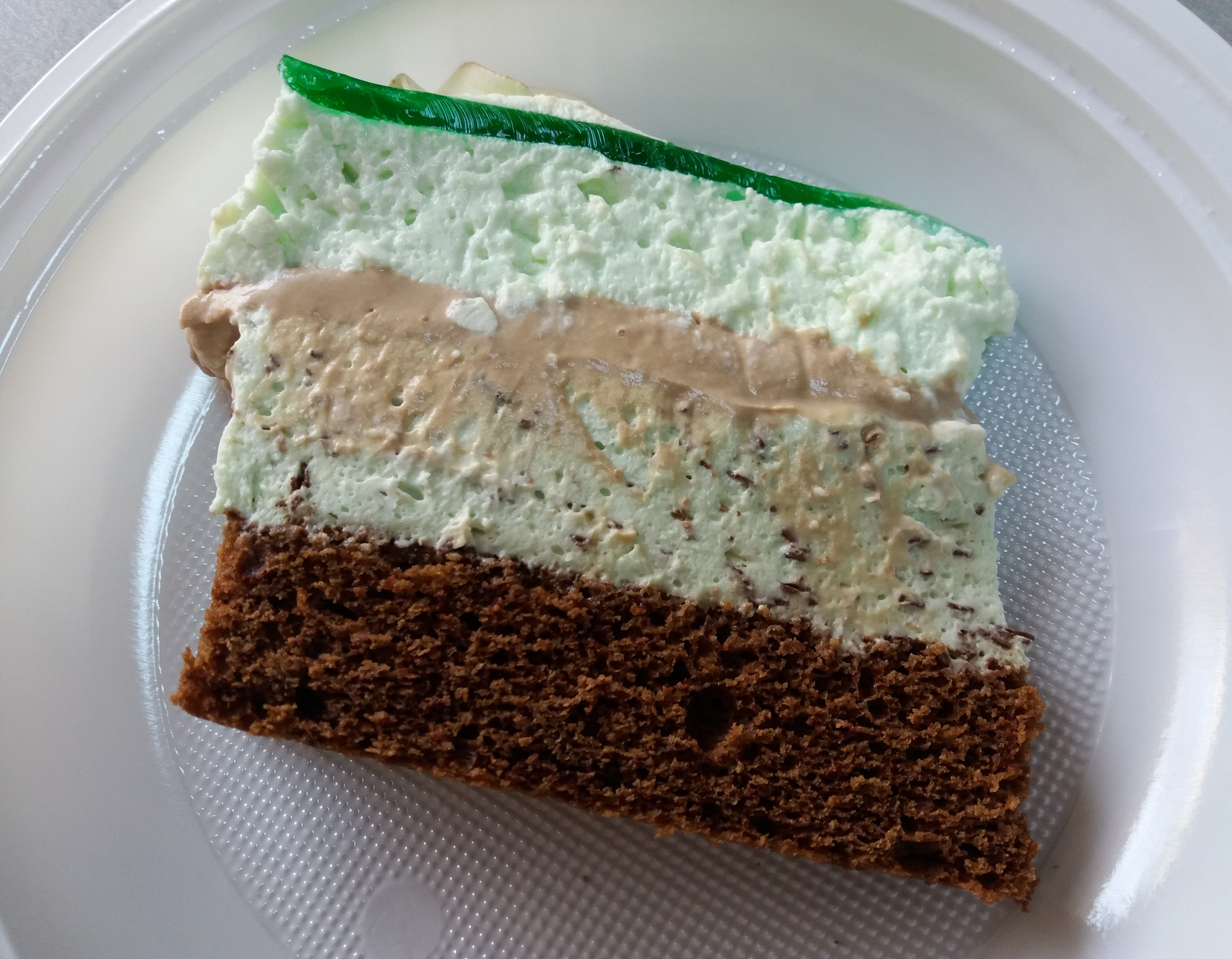 Desert cheesecake cu ciocolata si menta