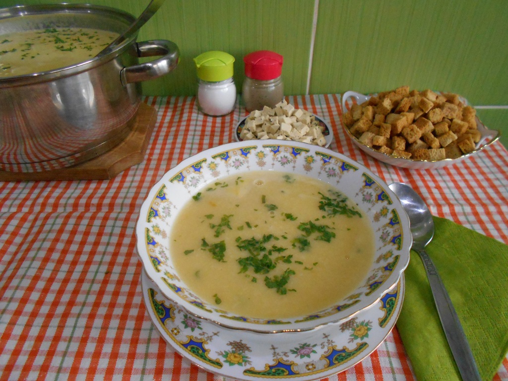 Supa crema de legume, cu tofu si crutoane