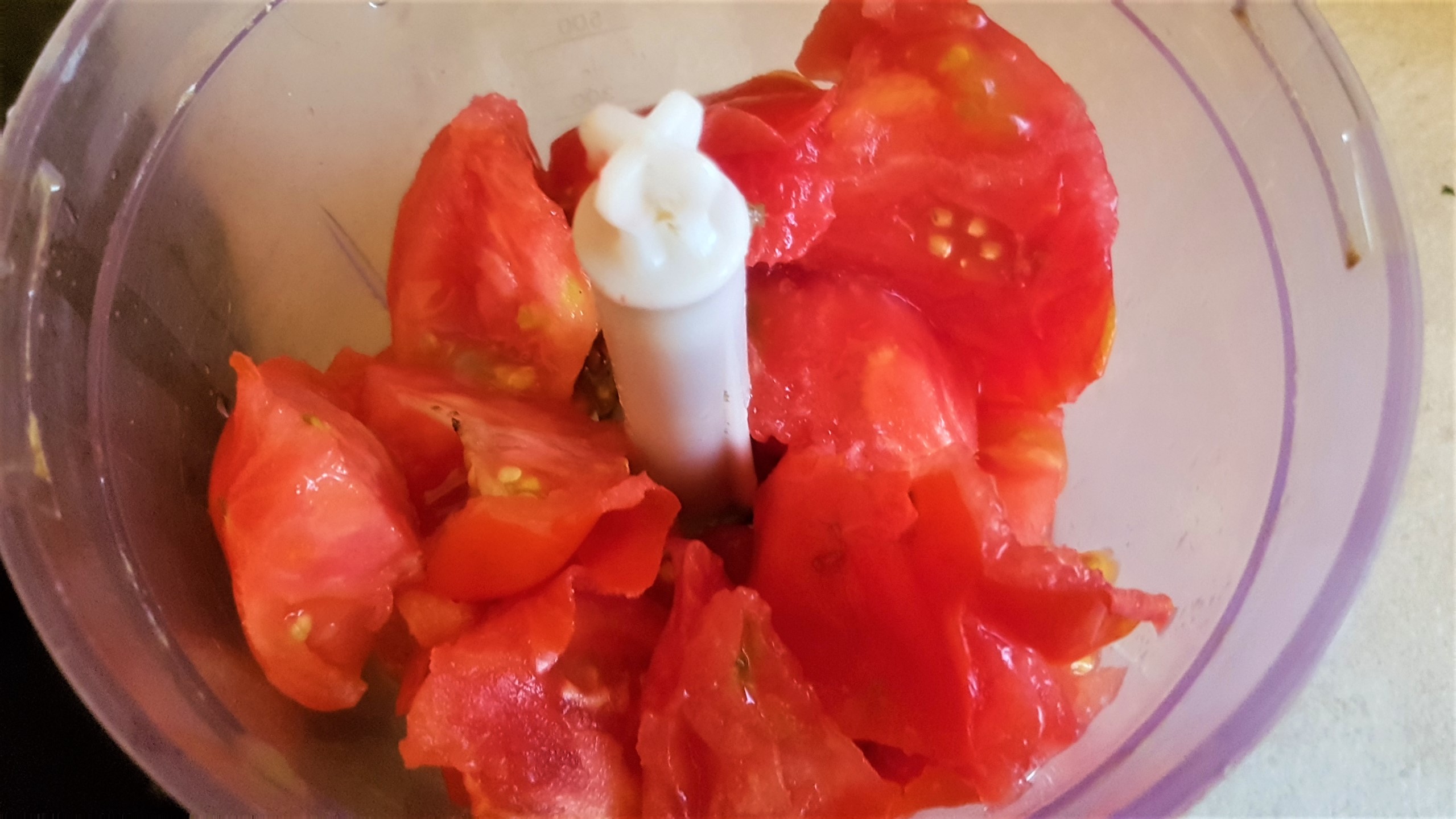 Supa de rosii cu zucchini si galuste de gris