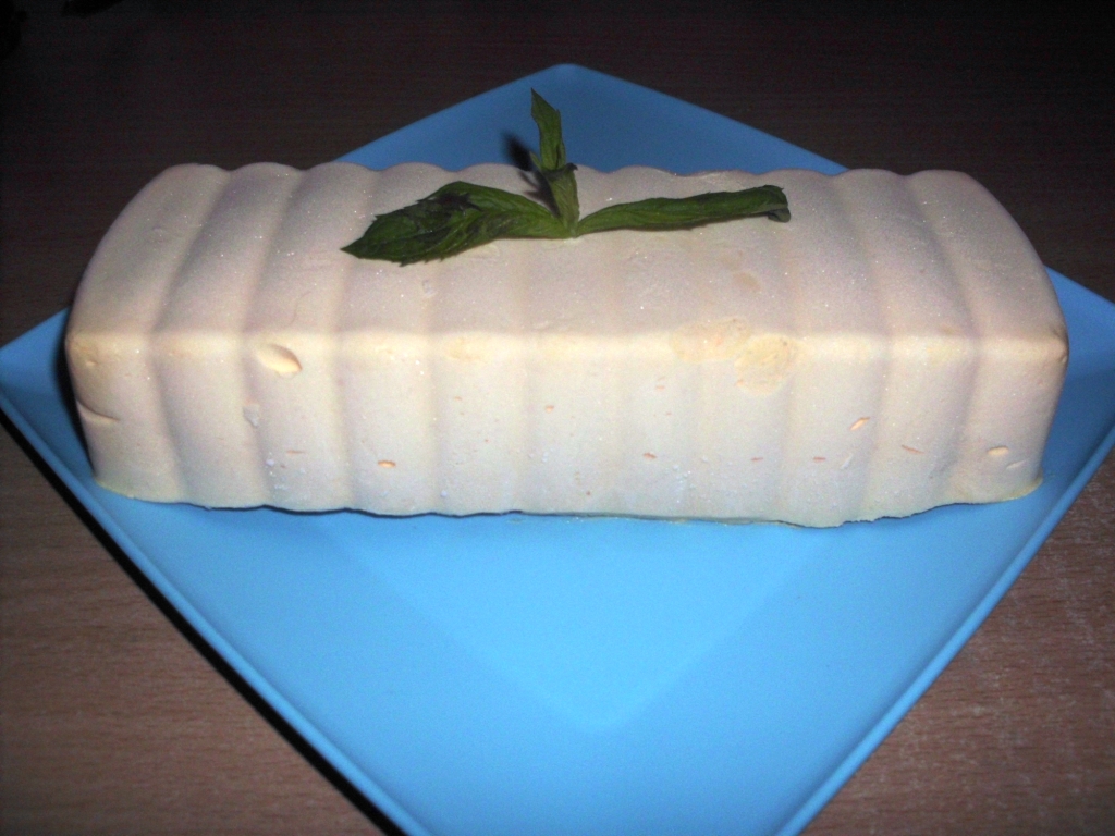 Inghetata de caise cu mascarpone