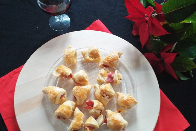 Aperitiv cornulete cu jambon si cheddar