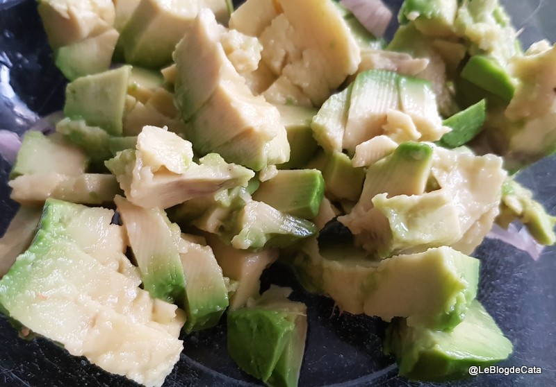 Salata de avocado, mar si hering marinat